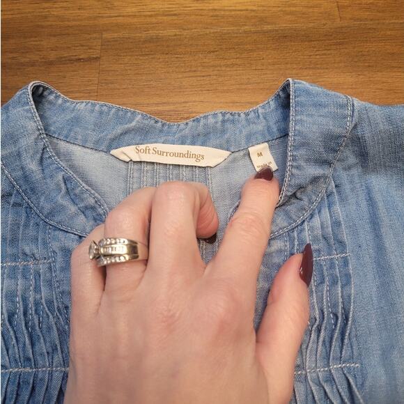 Soft Surroundings Tencel Chambray Tunic Top Blue Pleated M Long Sleeve EUC - Picture 7 of 8